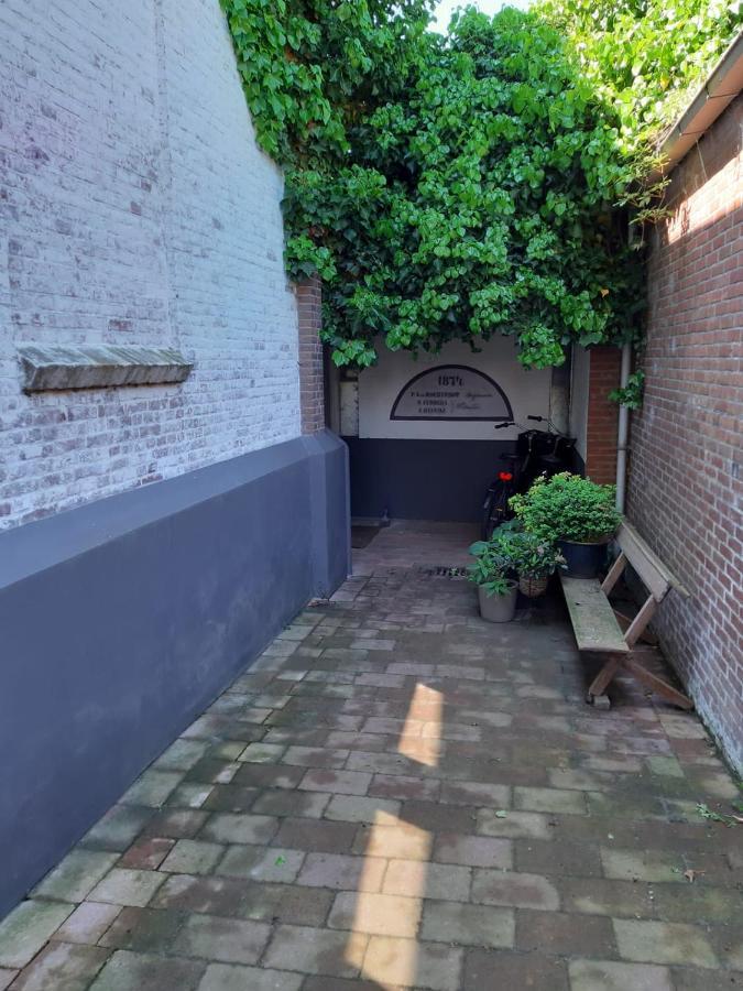Anno 1874 Apartment Leens Luaran gambar